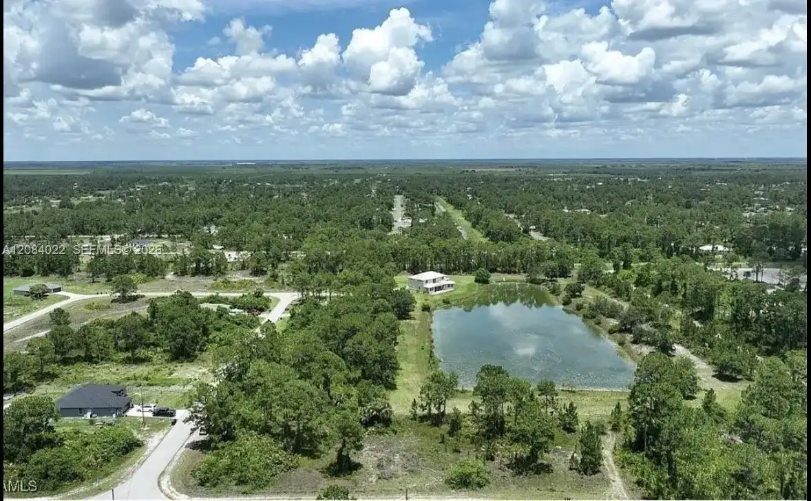 733 AZURE AVE, Other City - In The State Of Florida FL 33974