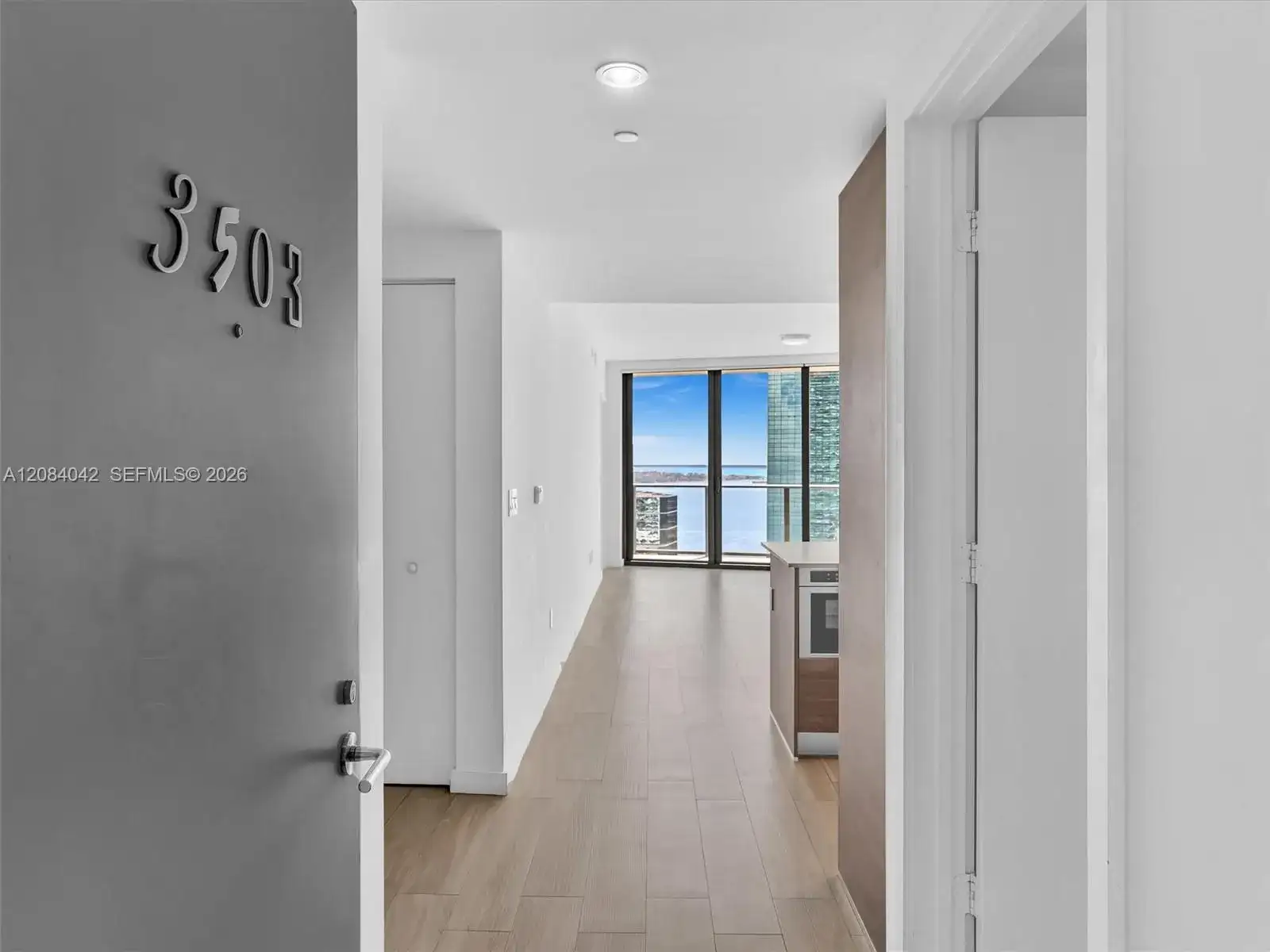 1300 S Miami Ave # 3503, Miami FL 33130 photo 4