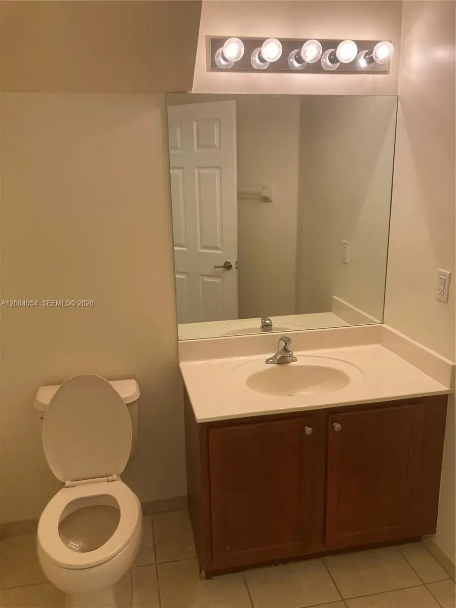 11503 NW 89th St # 215, Doral FL 33178