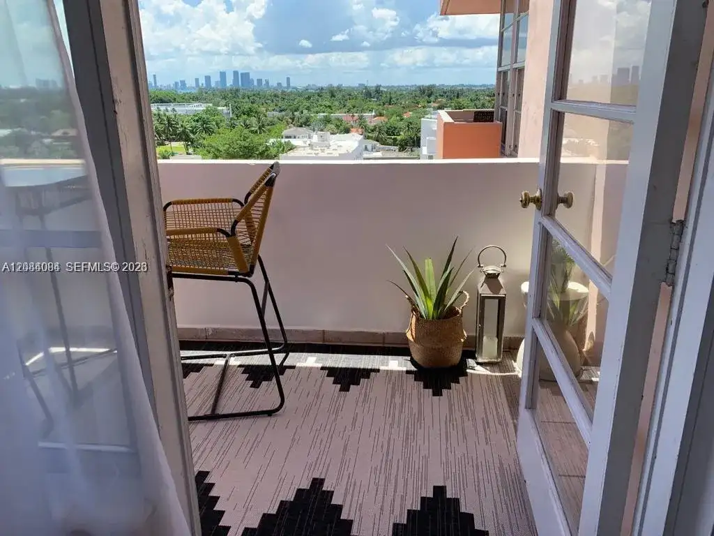 2899 SW Collins Ave # 1016, Miami Beach FL 33140 photo 2