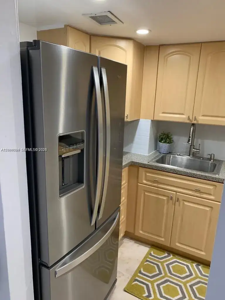 2899 SW Collins Ave # 1016, Miami Beach FL 33140 photo 4