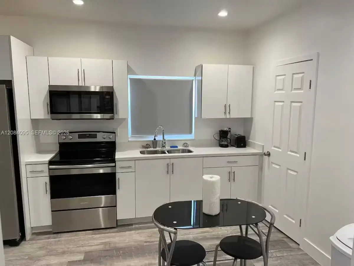 2285 NW 2nd St # 5, Miami FL 33125 photo 4