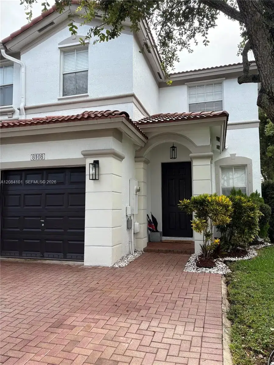 8108 NW 108th Ct, Doral FL 33178 photo 2