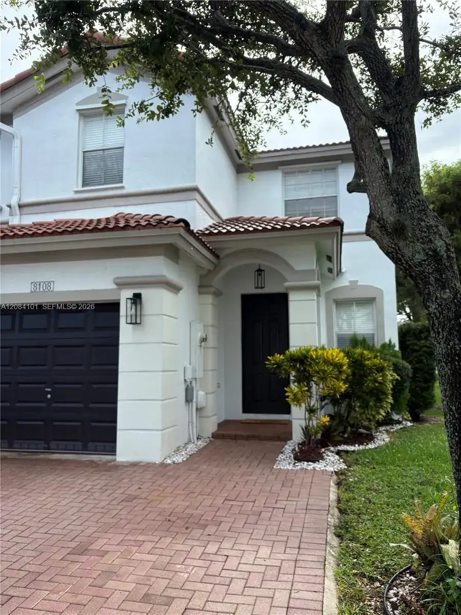 8108 NW 108th Ct, Doral FL 33178 photo 3