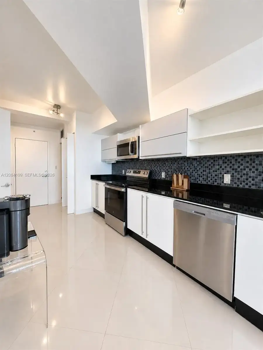 690 SW 1st Ct # 602, Miami FL 33130 photo 3