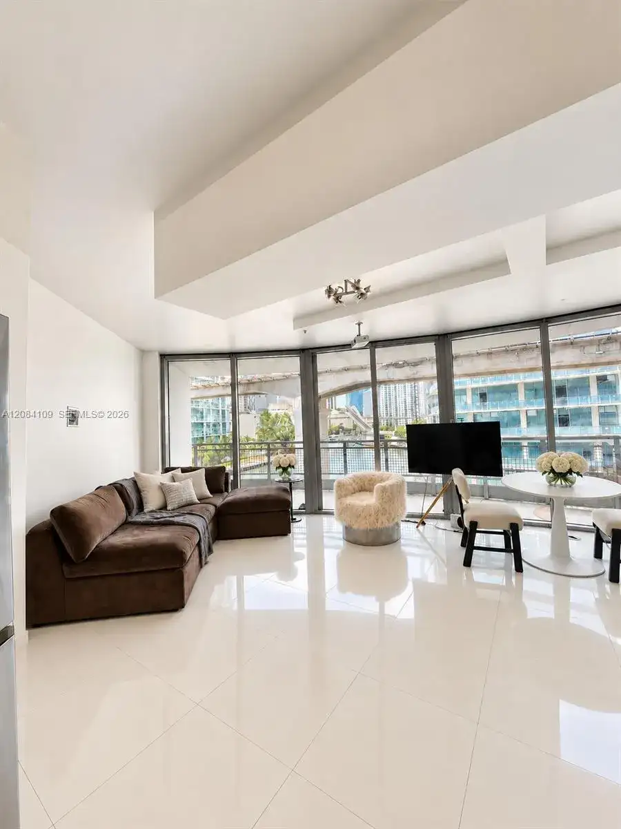 690 SW 1st Ct # 602, Miami FL 33130 photo 5