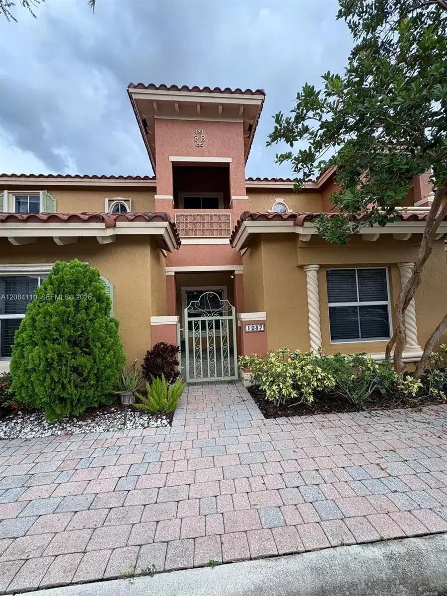 1037 SW 143rd Ave # 1305, Pembroke Pines FL 33027