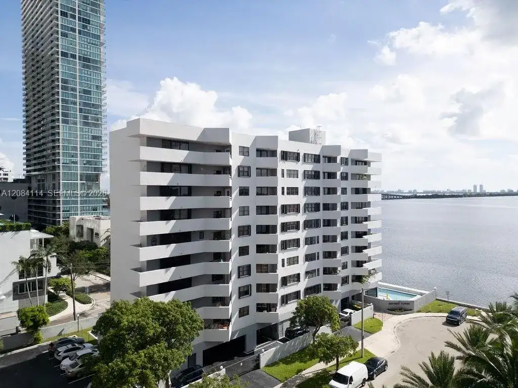 555 NE 30th St # 802, Miami FL 33137 photo 2
