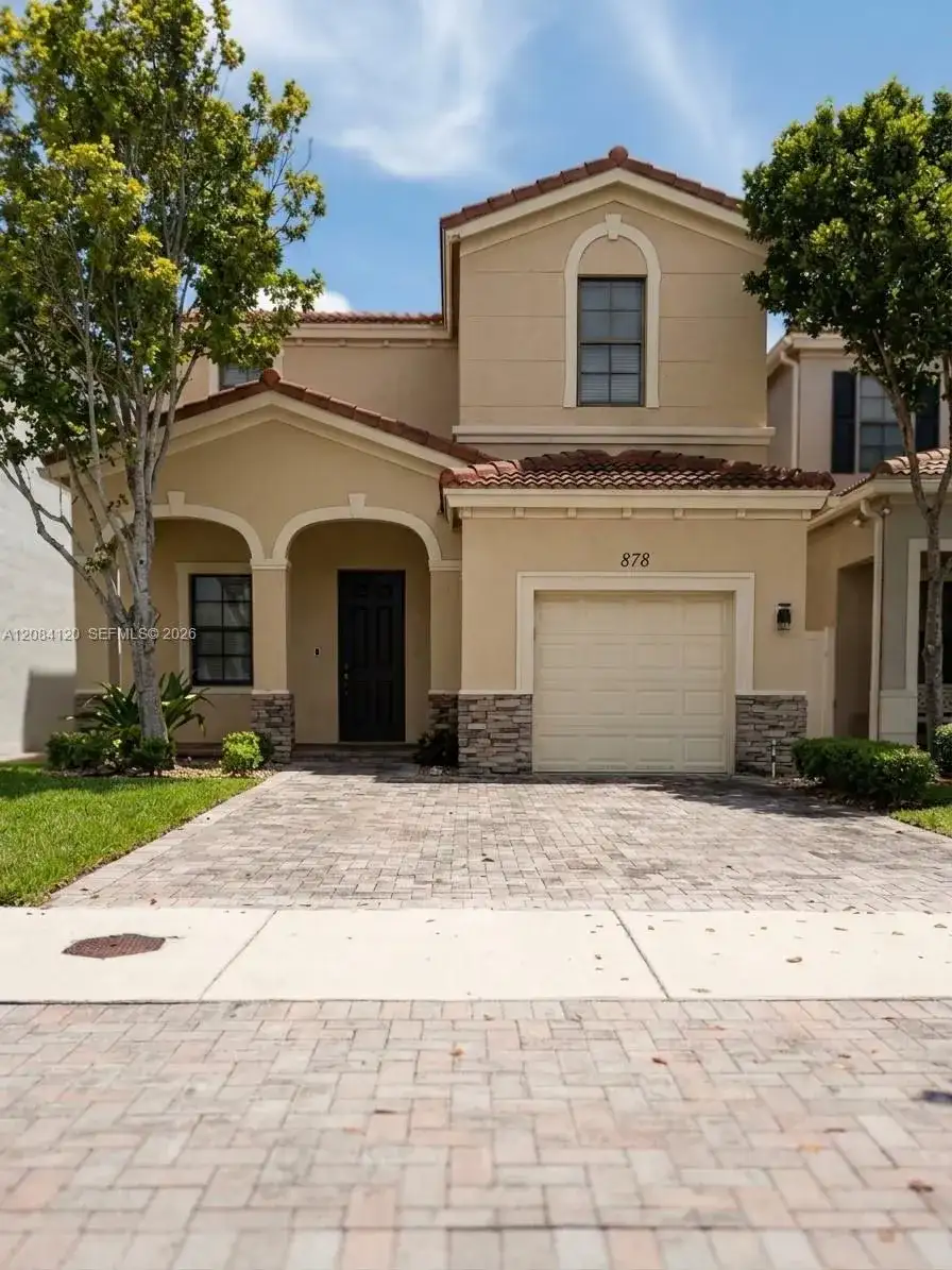878 NE 191st St, Miami FL 33179 photo 2