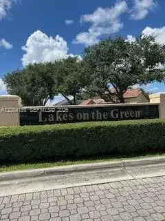 9136 NW 192nd Ter, Hialeah FL 33018 photo 3