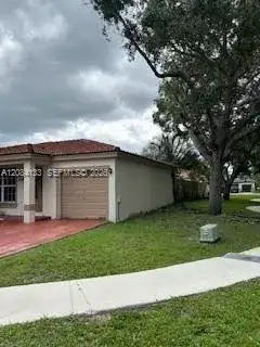 9136 NW 192nd Ter, Hialeah FL 33018 photo 4