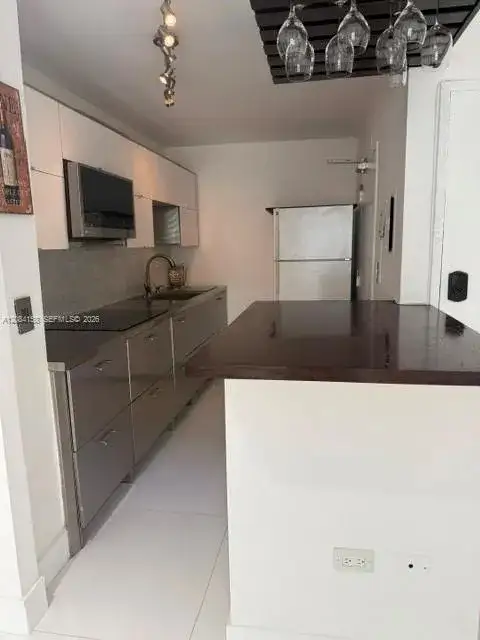 5555 Collins Ave # 4P, Miami Beach FL 33140 photo 2