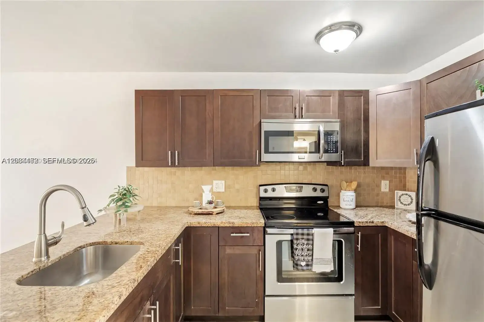 7241 Miami Lakes Dr # D19, Miami Lakes FL 33014
