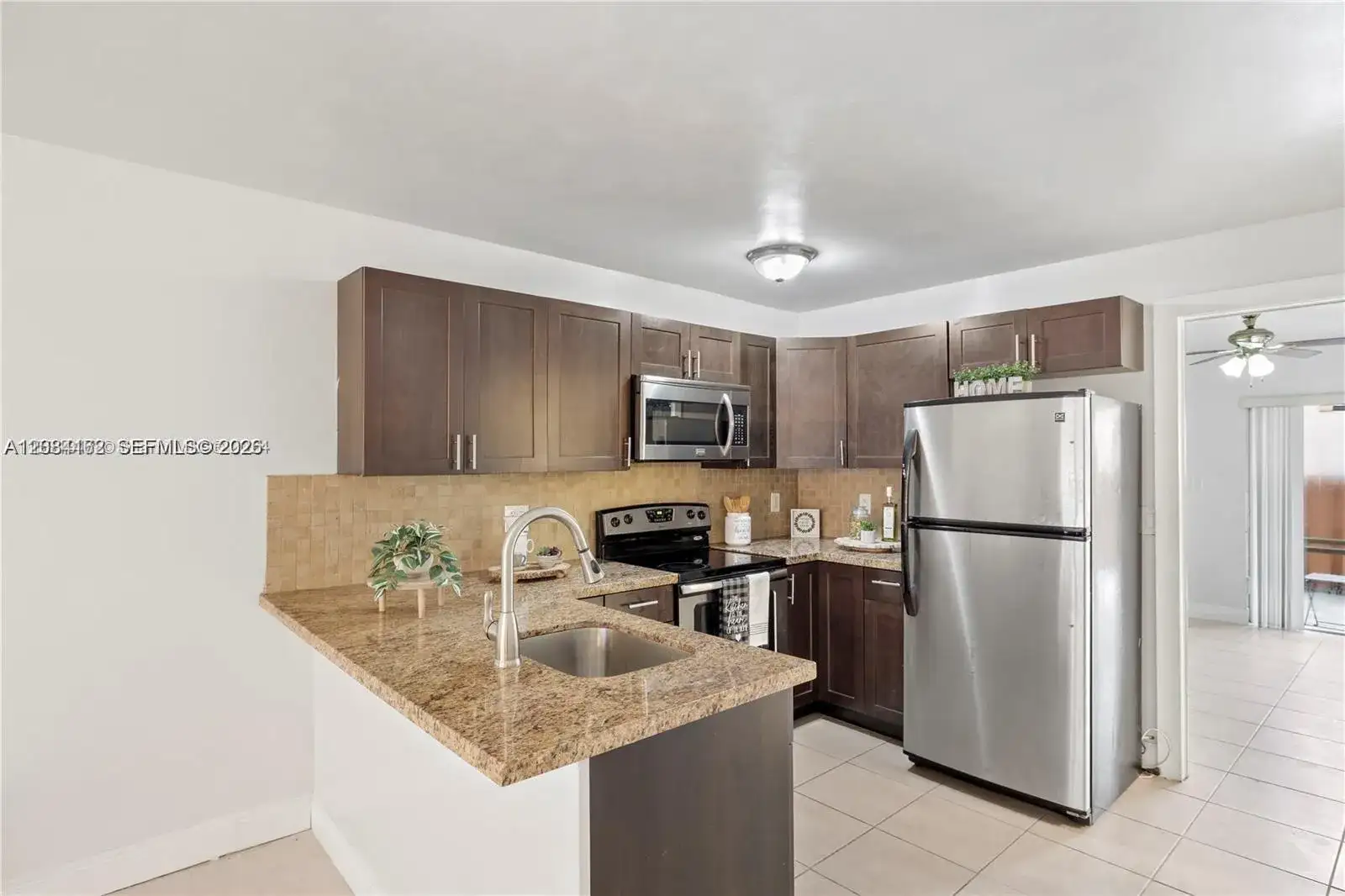 7241 Miami Lakes Dr # D19, Miami Lakes FL 33014 photo 4