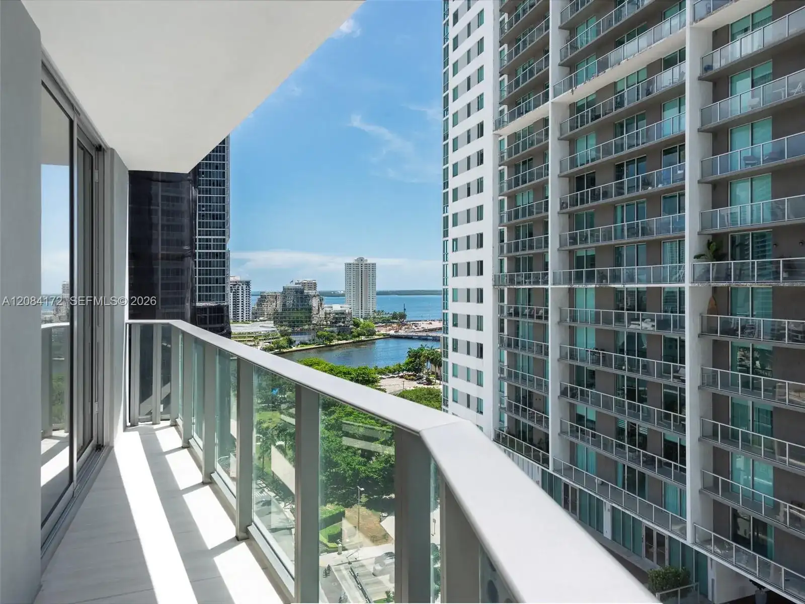 77 SE 5th St # 1714, Miami FL 33131 photo 2