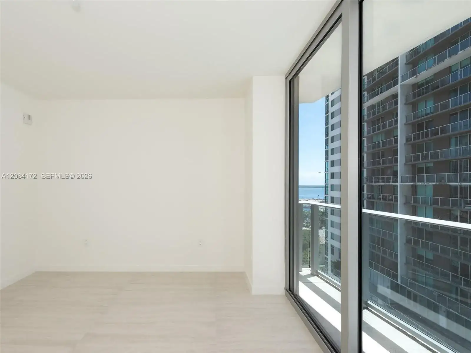 77 SE 5th St # 1714, Miami FL 33131 photo 3
