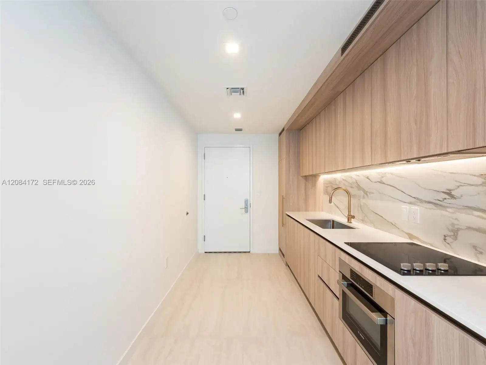 77 SE 5th St # 1714, Miami FL 33131 photo 4