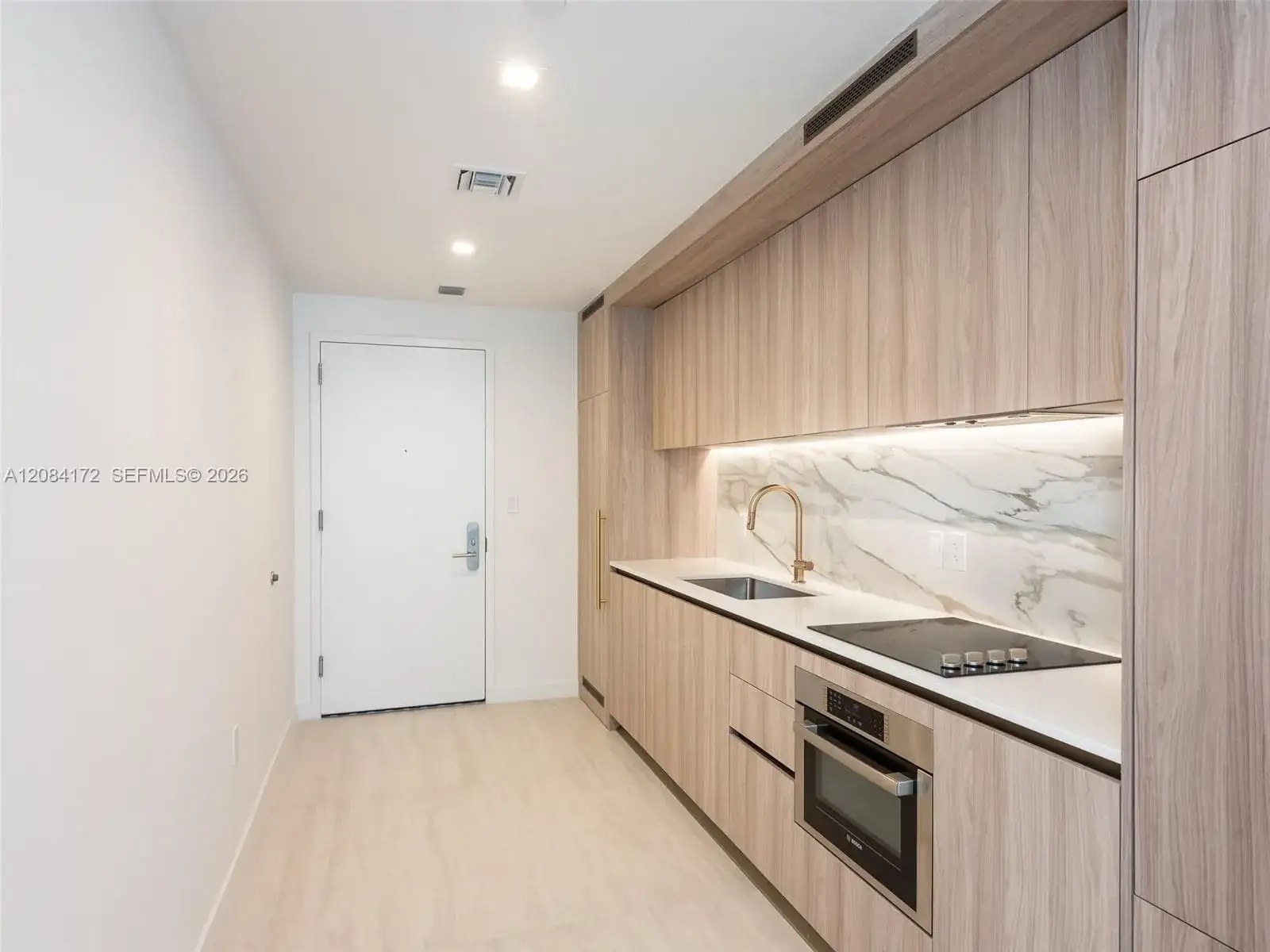 77 SE 5th St # 1714, Miami FL 33131 photo 5