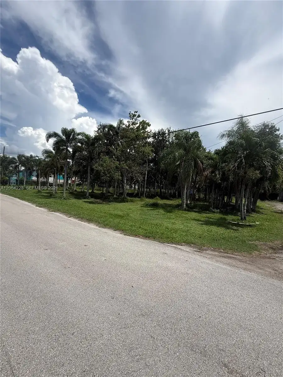 208 SW 208th Ln, Southwest Ranches FL 33332 photo 3