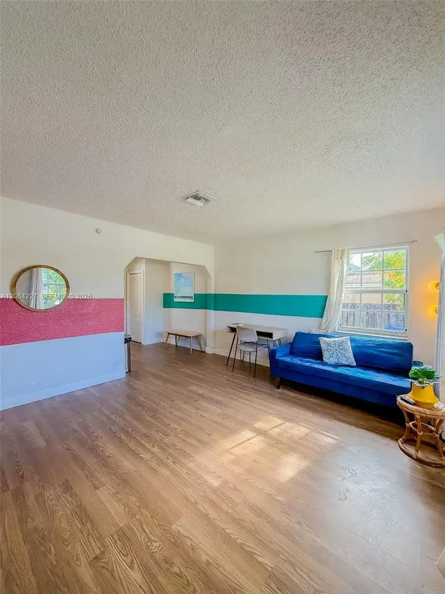 2740 Dewey St, Hollywood FL 33020 photo 2