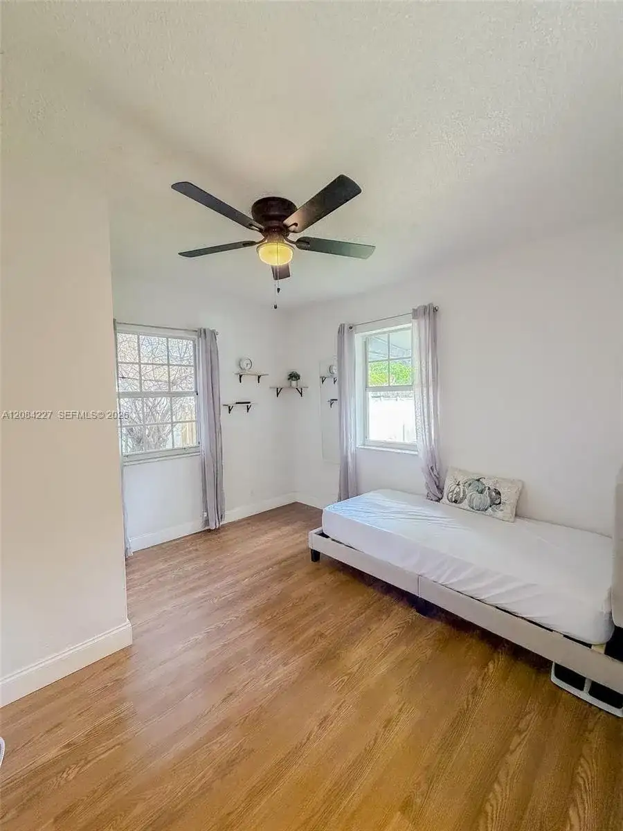 2740 Dewey St, Hollywood FL 33020 photo 3
