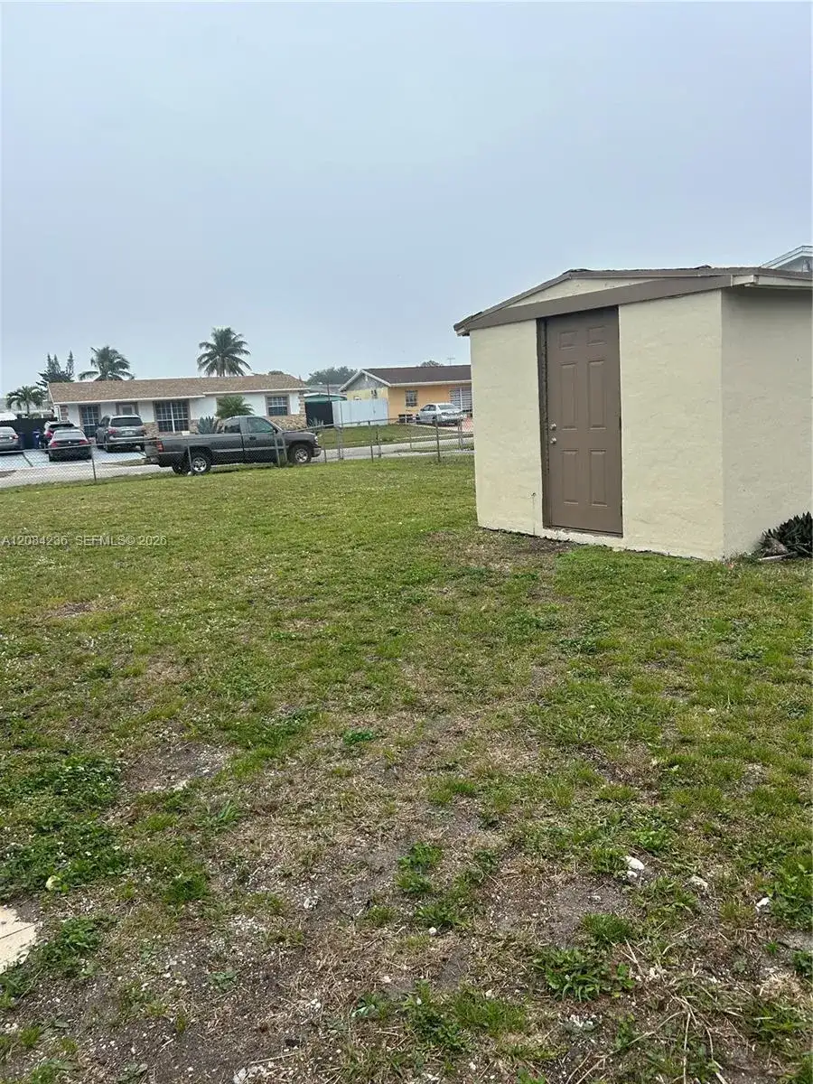 3270 NW 196th Ln, Miami Gardens FL 33056 photo 2