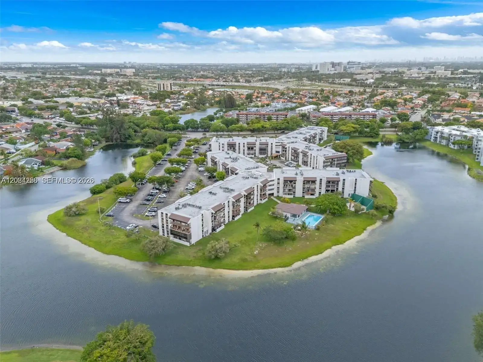 1350 SW 122nd Ave # 317, Miami FL 33184 photo 3