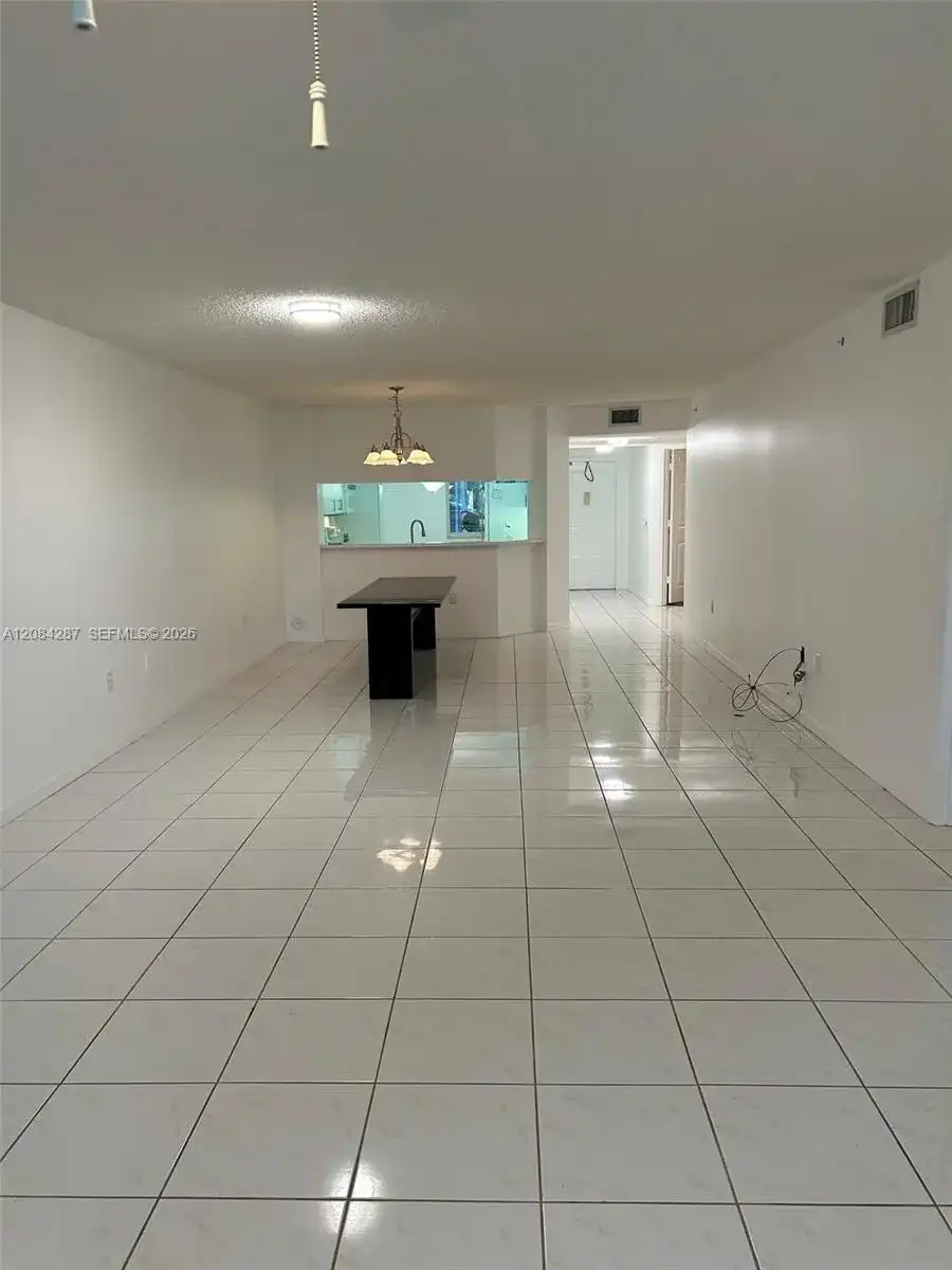 2541 N Nob Hill Rd # 109, Sunrise FL 33322