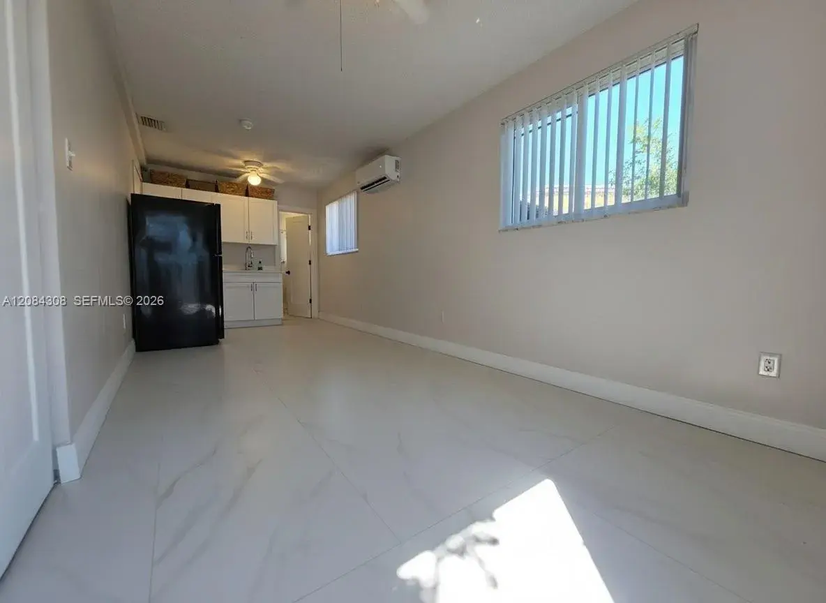 1430 N 68th Ave # B, Hollywood FL 33024