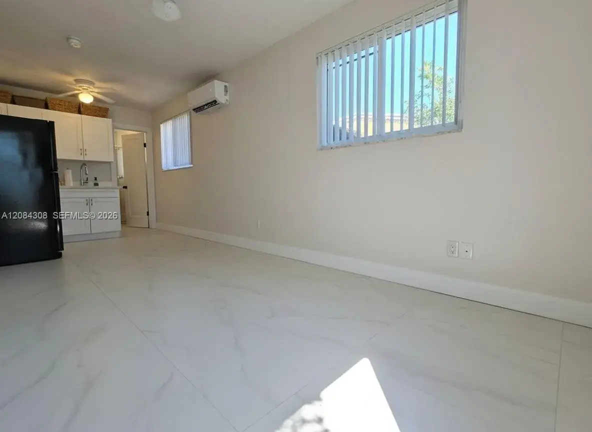 1430 N 68th Ave # B, Hollywood FL 33024