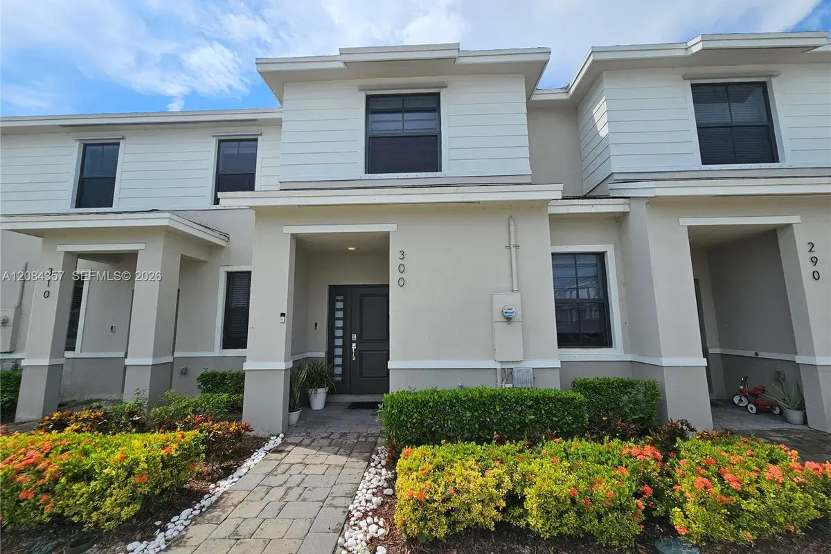 300 NE 12th St, Florida City FL 33034