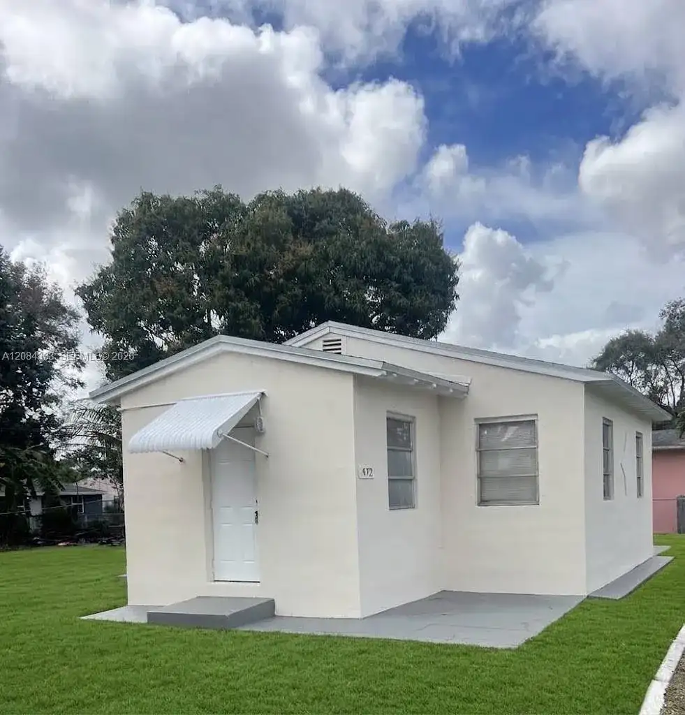 470 NE 162nd St, Miami FL 33162 photo 2