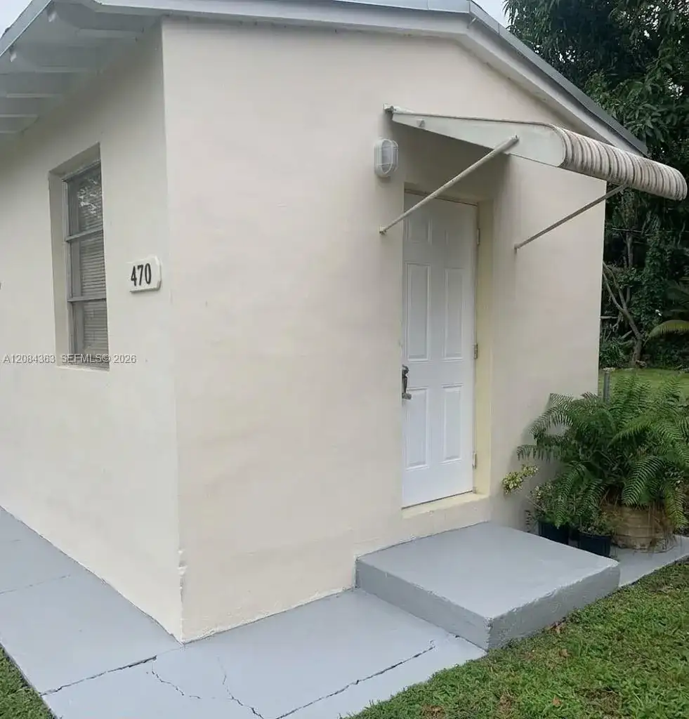 470 NE 162nd St, Miami FL 33162 photo 4