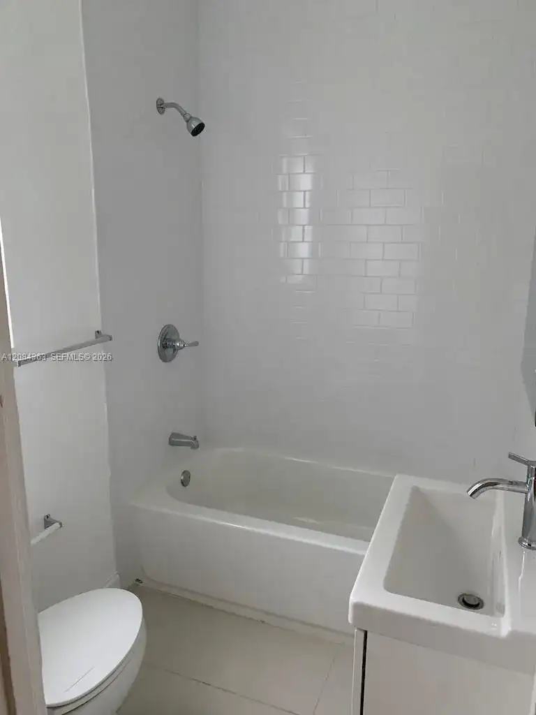 470 NE 162nd St, Miami FL 33162 photo 5