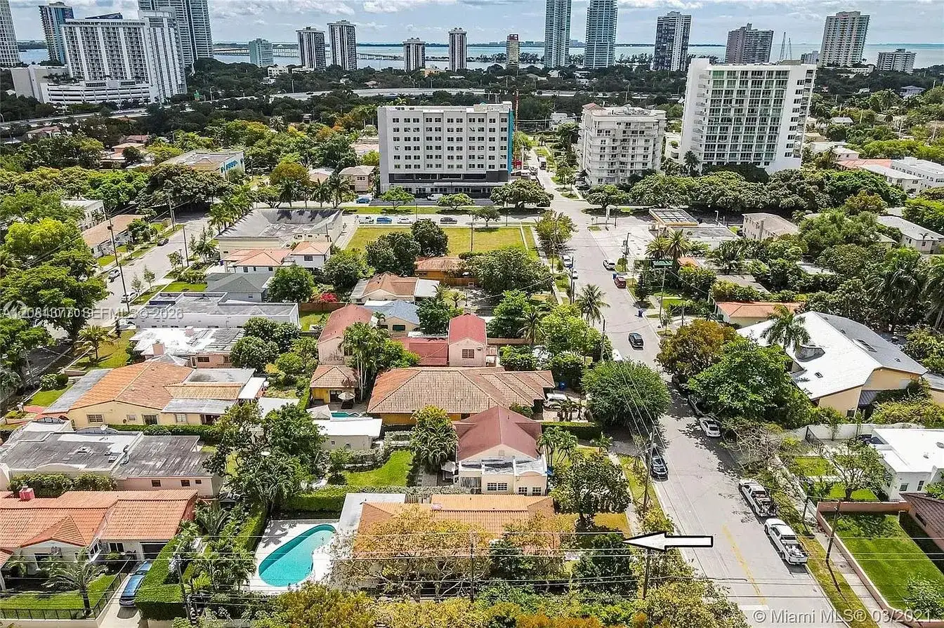 375 SW 20th Rd # 1, Miami FL 33129 photo 3