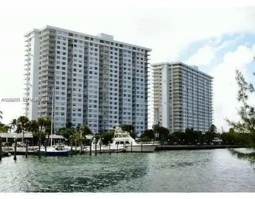 300 NE Bayview Dr # 501, Sunny Isles Beach FL 33160 photo 3