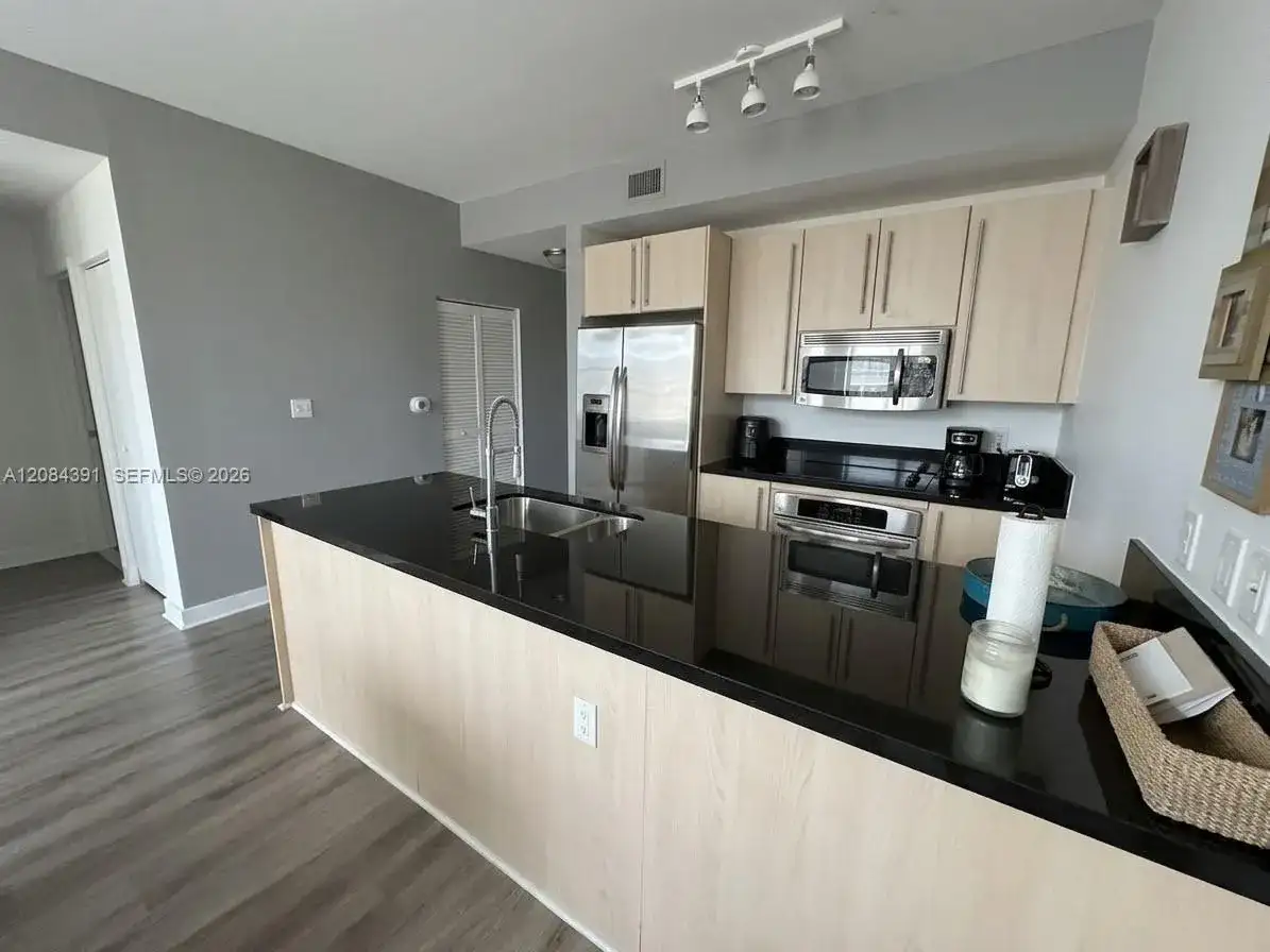 79 SW 12th St, Miami FL 33130 photo 3