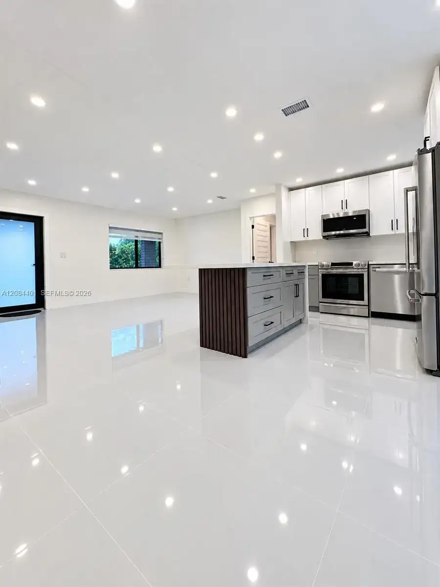930 NE 163rd St, North Miami Beach FL 33162 photo 5