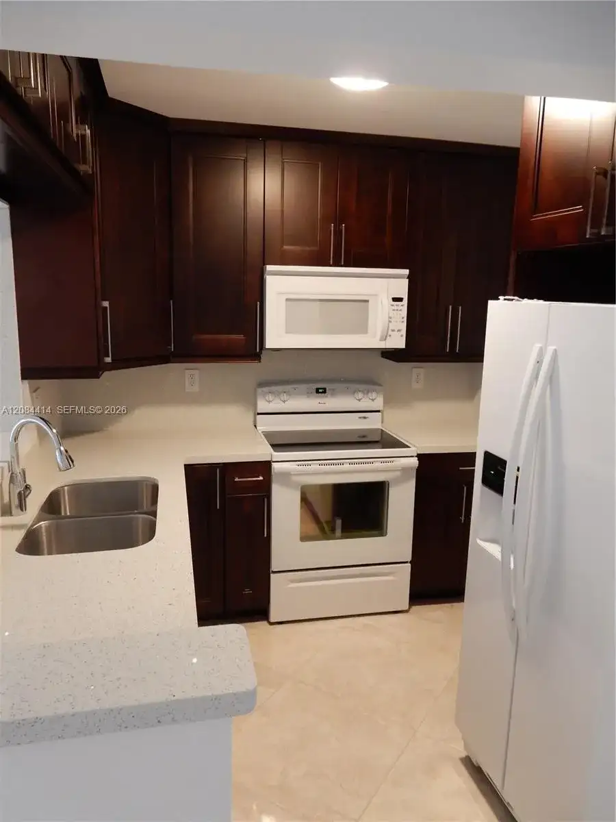 5051 W OAKLAND PARK BLVD # 302, Lauderdale Lakes FL 33313 photo 4