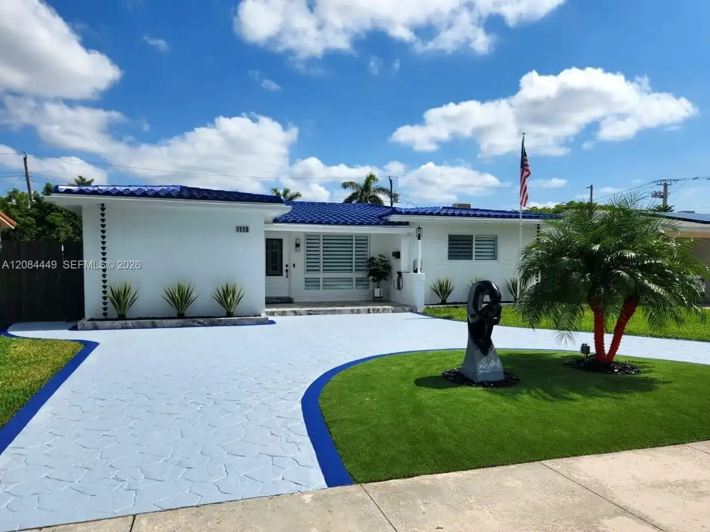 1113 NE 8th St, Hallandale Beach FL 33009