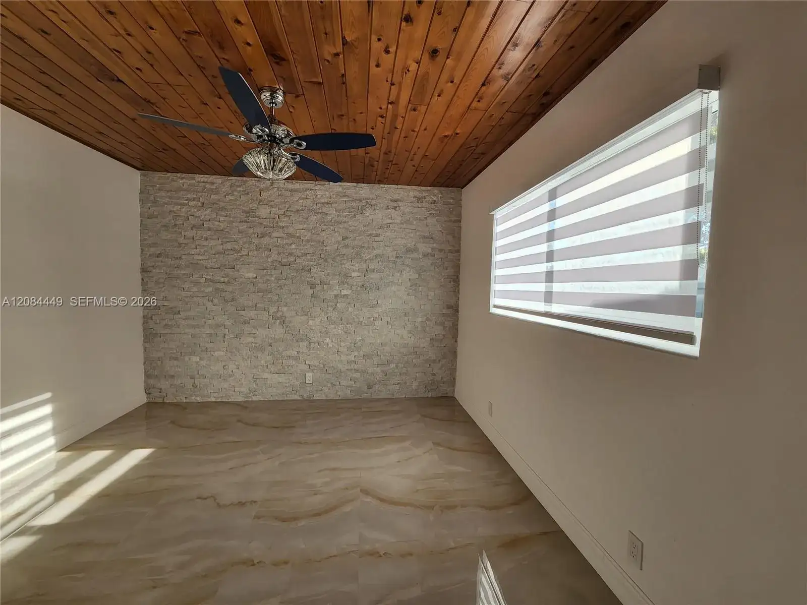 1113 NE 8th St, Hallandale Beach FL 33009 photo 3