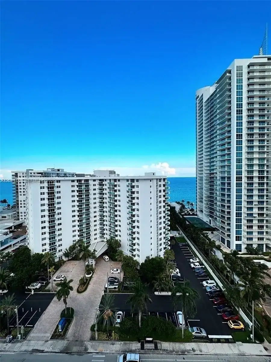 3000 S Ocean Dr # 1606, Hollywood FL 33019