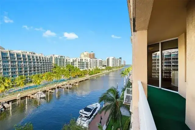 3001 NE 185th St # 615, Aventura FL 33180 photo 2