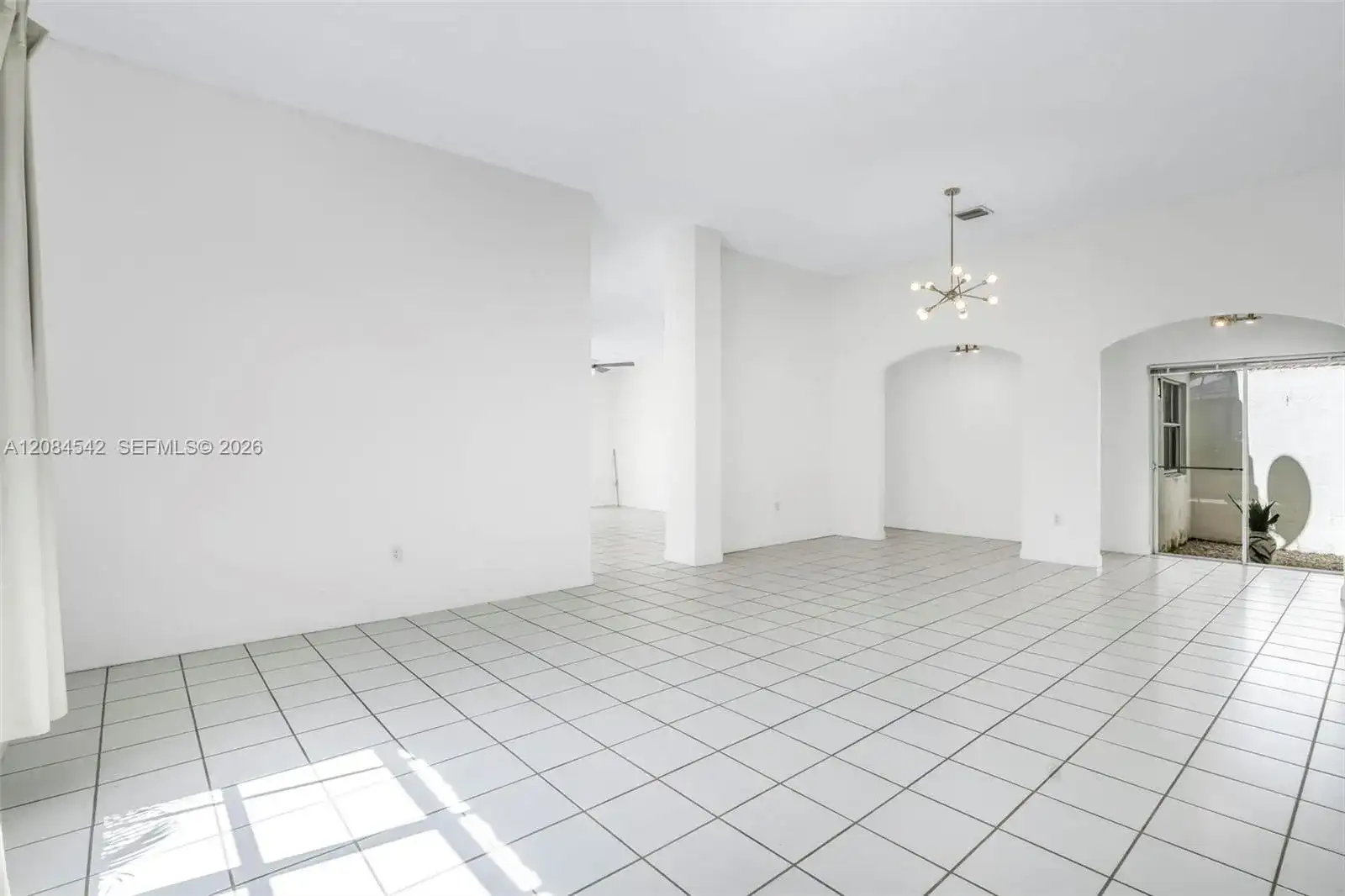 13230 NW 8th Ter, Miami FL 33182 photo 4