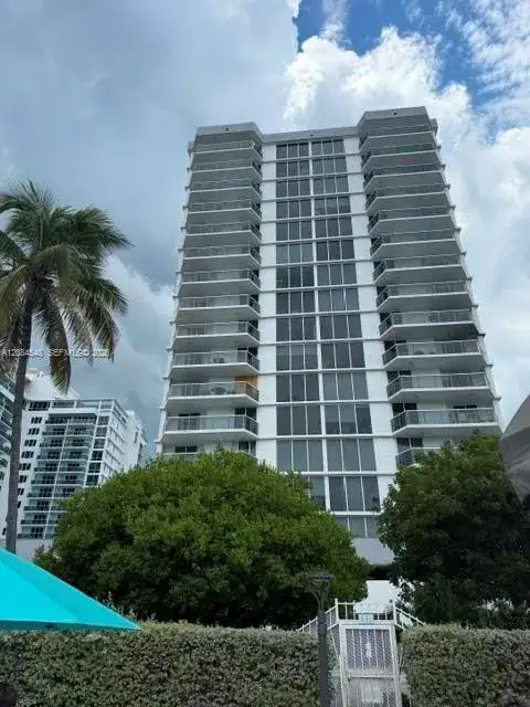 2401 Collins Ave # 610, Miami Beach FL 33140 photo 2