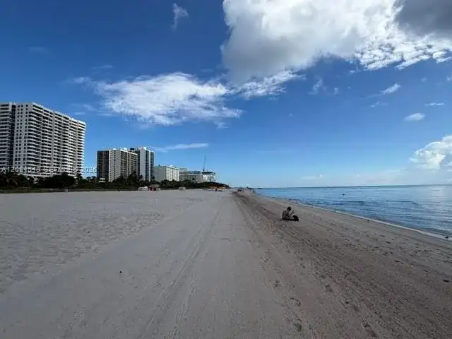 2401 Collins Ave # 610, Miami Beach FL 33140 photo 4