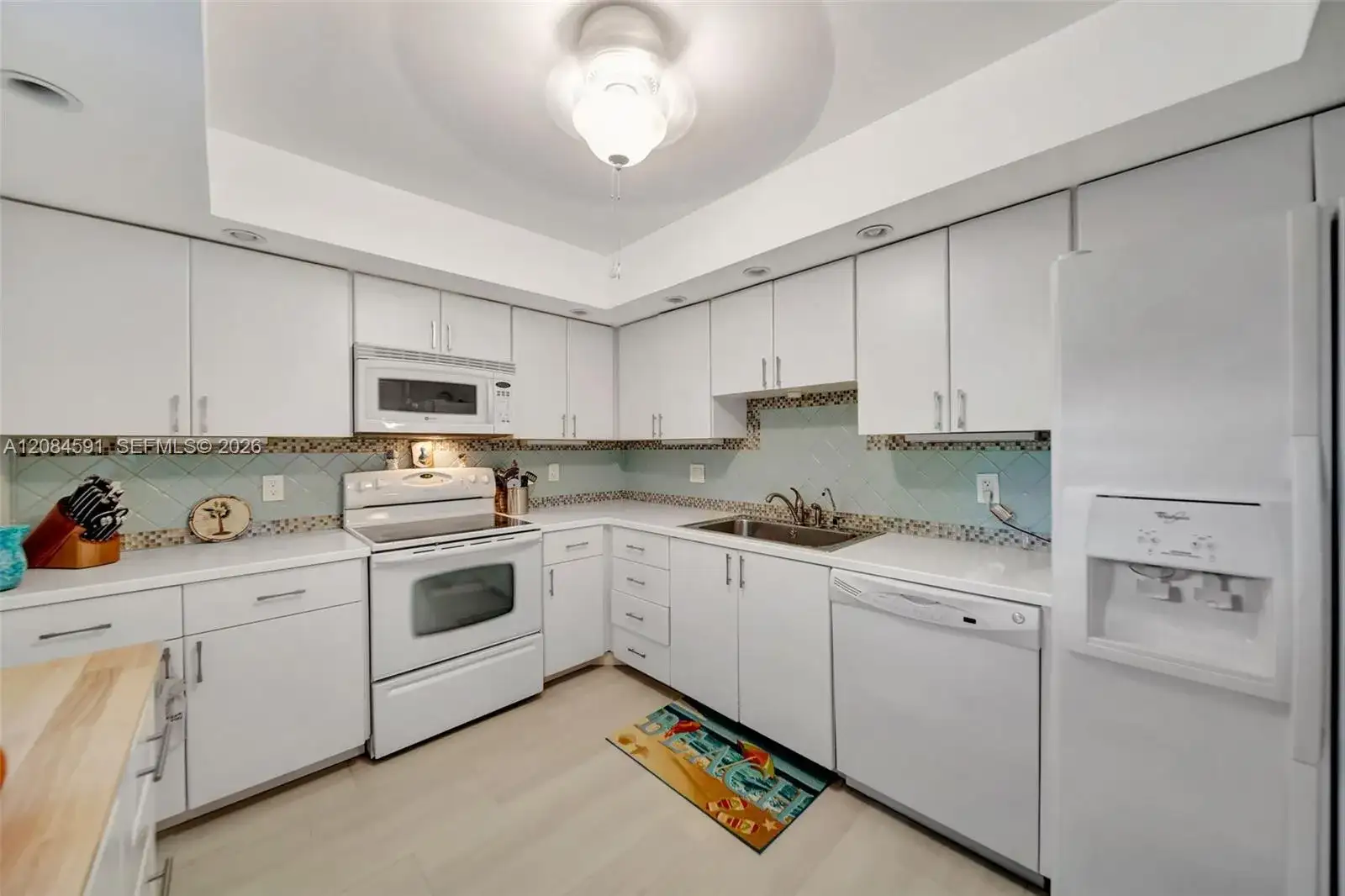3980 Oaks Clubhouse Dr # 409, Pompano Beach FL 33069 photo 4
