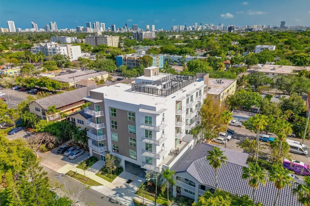 1938 Jackson St # 306, Hollywood FL 33020