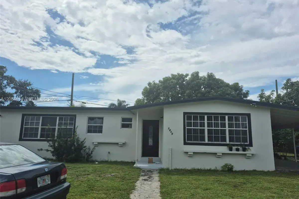 3810 NW 195th St, Miami Gardens FL 33055