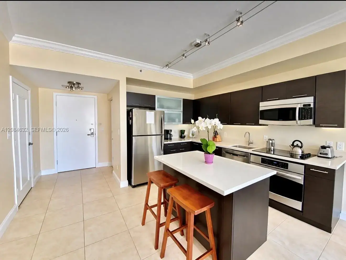 90 SW 3rd St # 1403, Miami FL 33130 photo 5